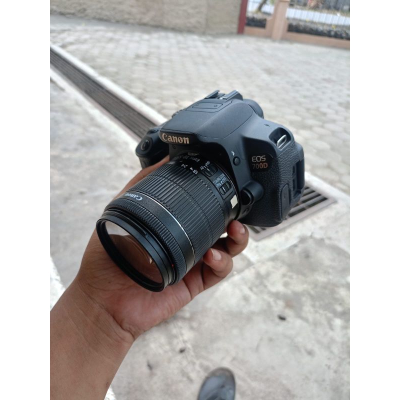 Canon 700D kit Second Siap Pakai Mulus Garansi