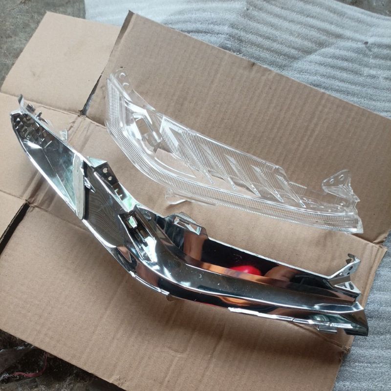 alis lampu depan kanan vario 125/150 led new
