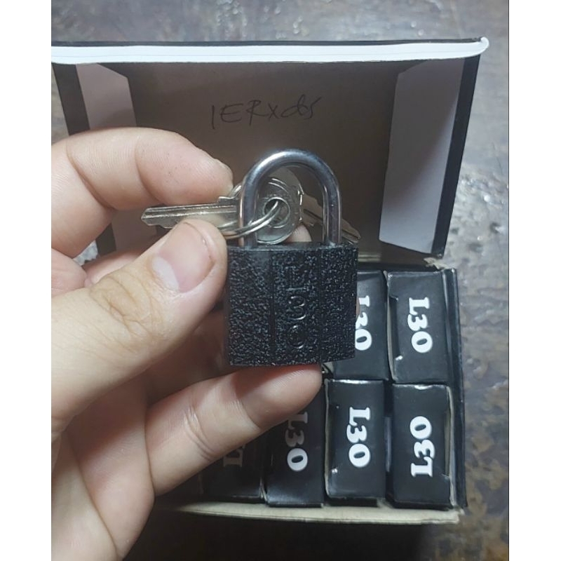 

Gombok hitam 30mm / L30