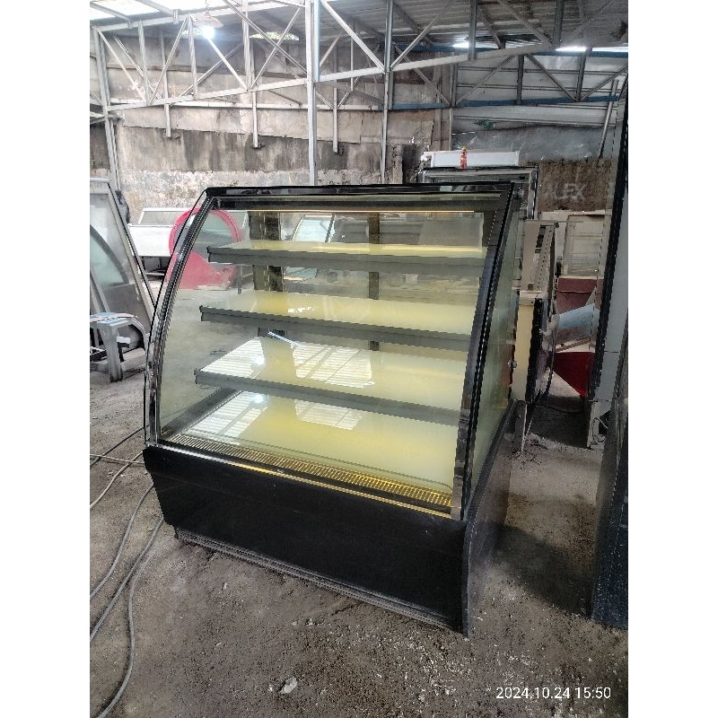 Second Produk Cake Showcase Curved 120cm