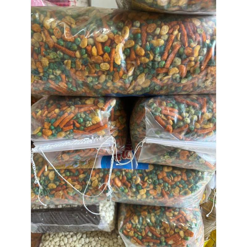 

Kacang Campur/Mix Jaipong kemasan balan isi 4kg