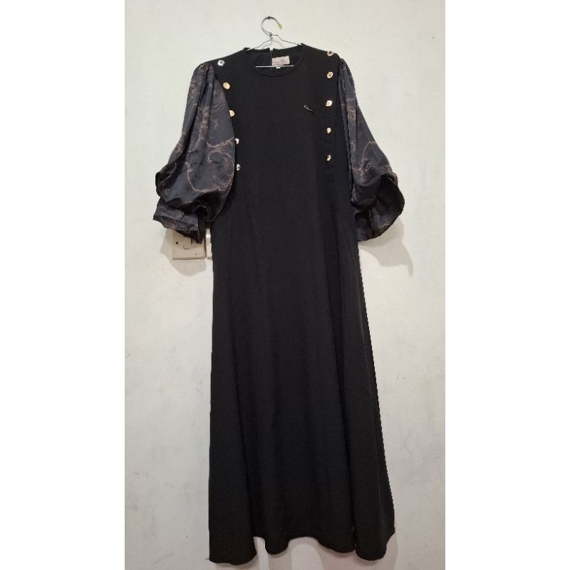 abaya hitam preloved