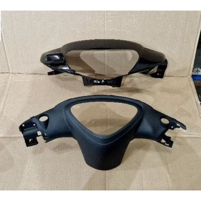 BATOK DEPAN BELAKANG HITAM SET MIO SPORTY KARBURATOR 2004 - 2007.WAR A HITAM MENGKILAP READY.