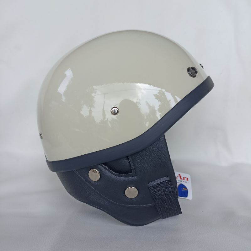 Helm Chip Vintage Model Japan