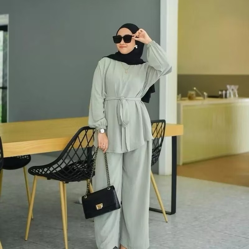 Arsyy.id - ￼One Set Polos Crinkle Airflow Premium - Setelan Celana Dan Blouse Tali Wanita