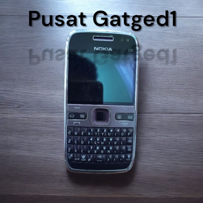 Nokia E72 normal second