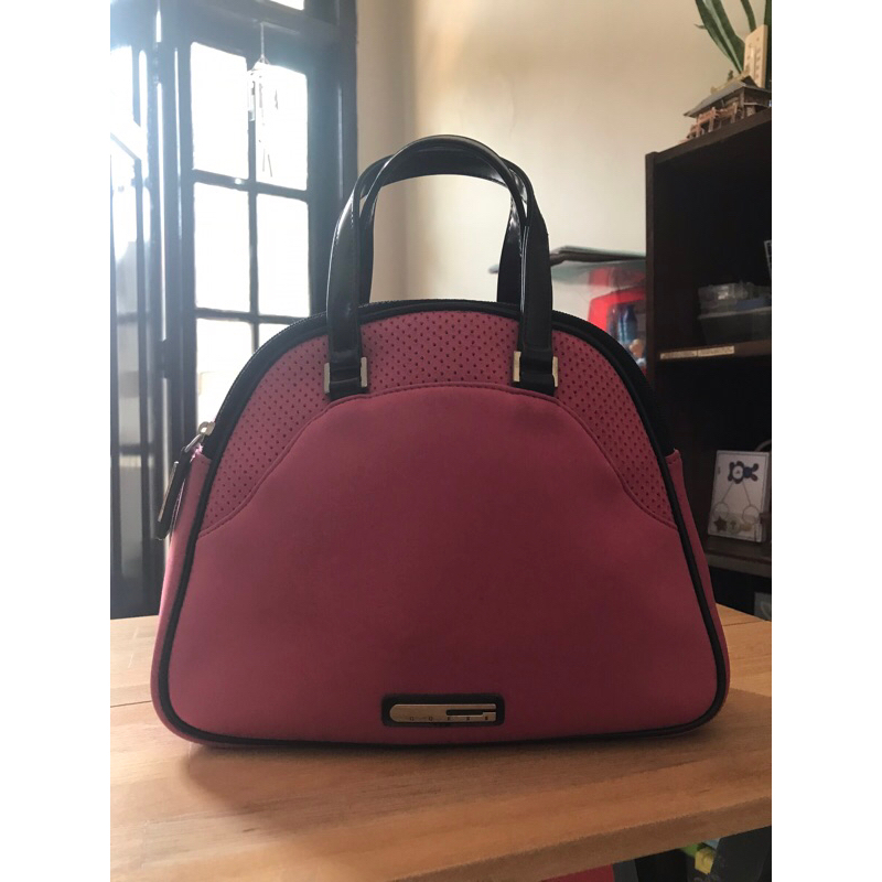 PL preloved tas jinjing/tangan handbag GUESS ori warna merah list hitam