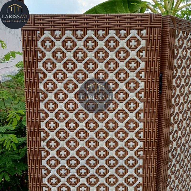 Pembatas Ruangan Rotan Sintetis Minimalis Motif