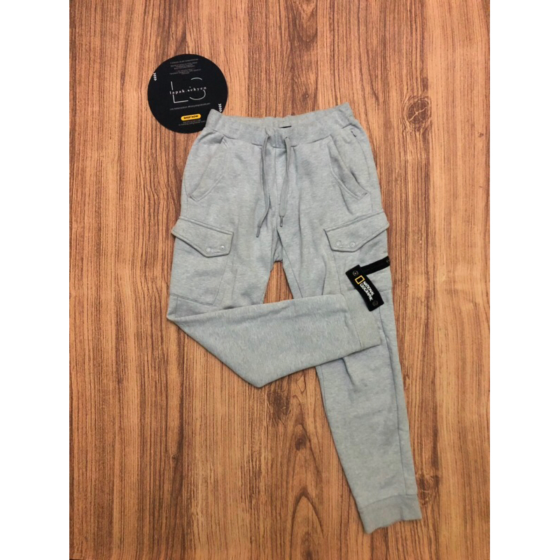 celana jogger natgeo patch