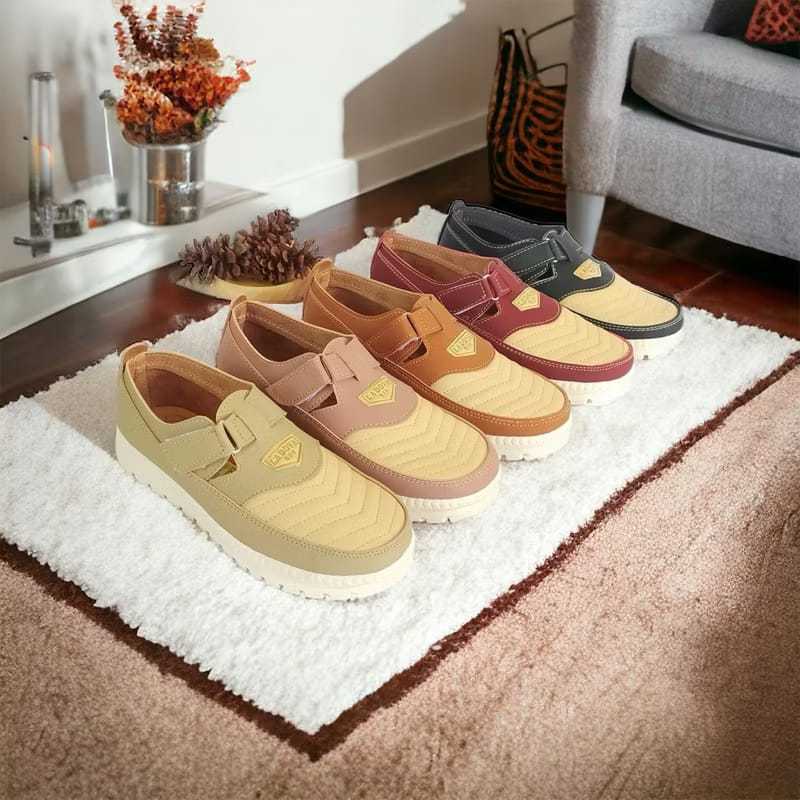 SEPATU WEDGES WANITA | SEPATU KARET WANITA KASUAL SLIP ON LADOVA SNEAKER TANPA TALI | SEPATU DOCMART