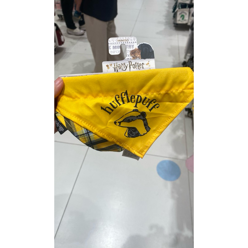Pet Scarf huffepuff Miniso x Harry Potter