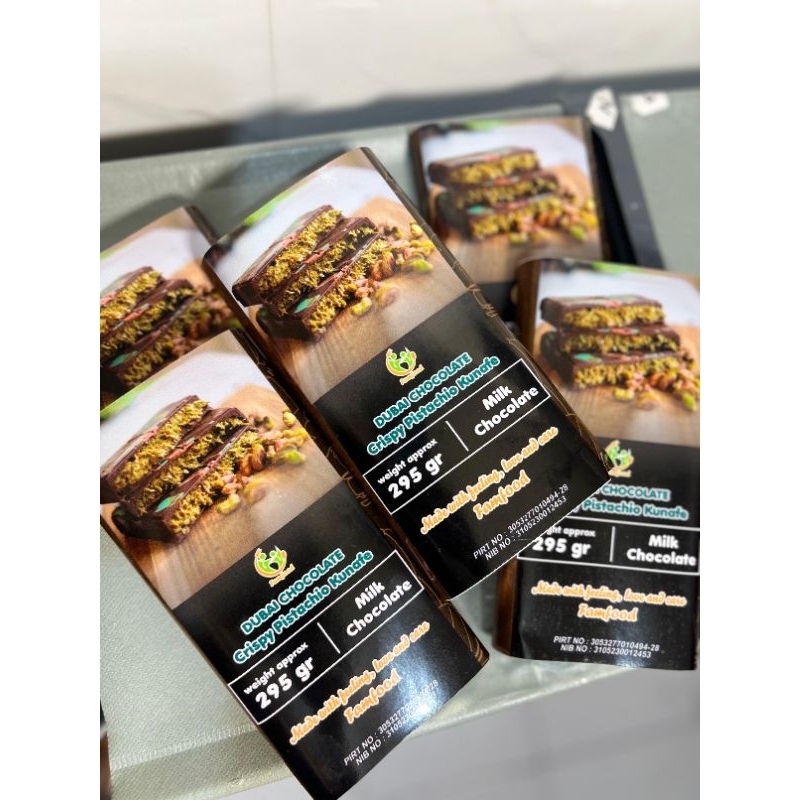 

COKLAT DUBAI CRISPY PISTACHIO KUNAFE
