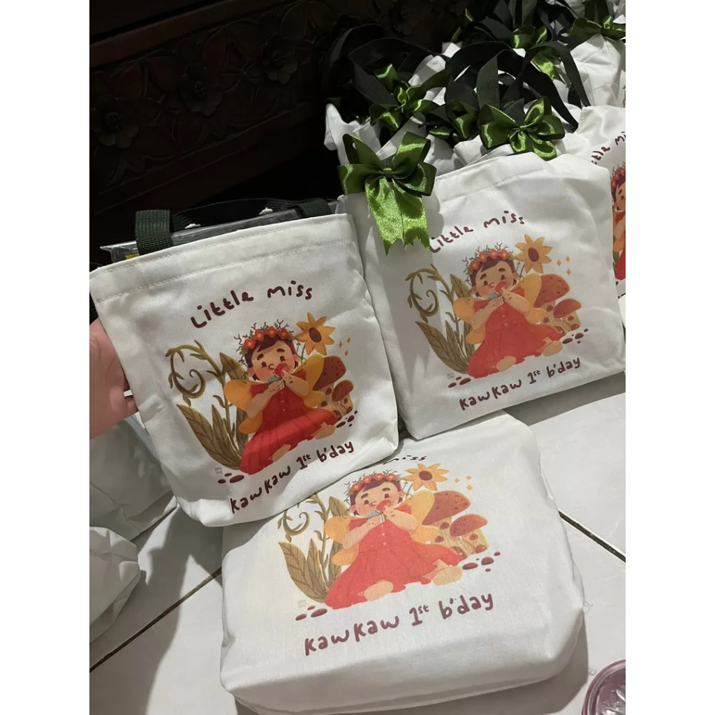 

ARA TOTEBAG MURAH BAHAN BLACU TAS ULTAH CUSTOM FREE NAMA TAMU UNDANGAN