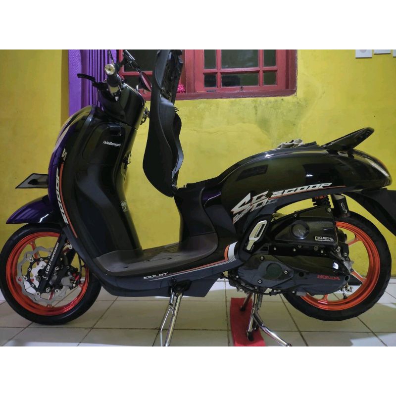 Dapatkan Striping Sticker Transparan Scoopy 2021 - 2023 Desain Simpel Elegan