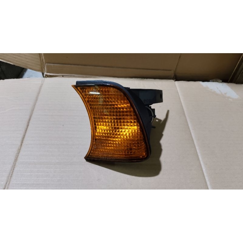 lampu sein depan corner lamp bmw e34 original