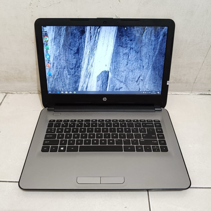 Laptop HP 14 - af115AU, Lumayan Mulus, Siap Pakai, Warna Silver.  Spesifikasi. - Processor : AMD A6 
