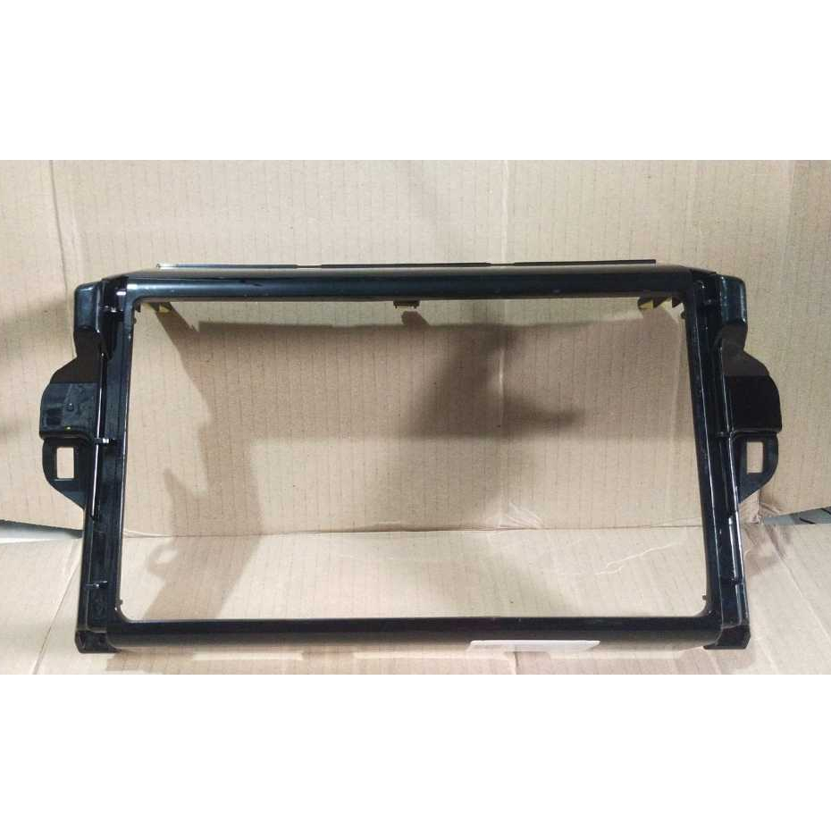 Frame penel head unit Fortuner vrz 10in hitam glossy original
