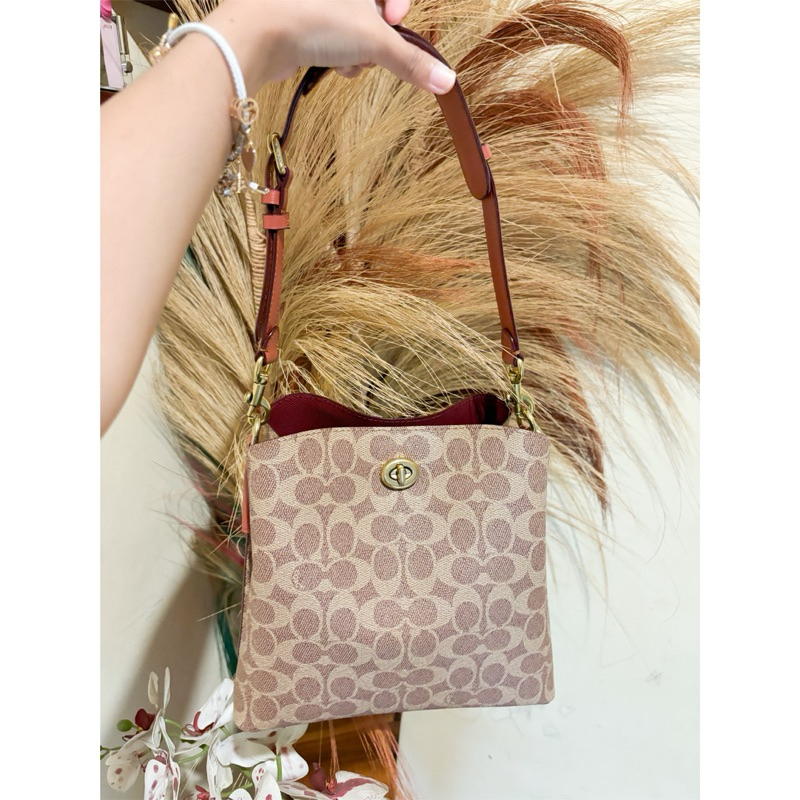 Willow coach bag signature like new