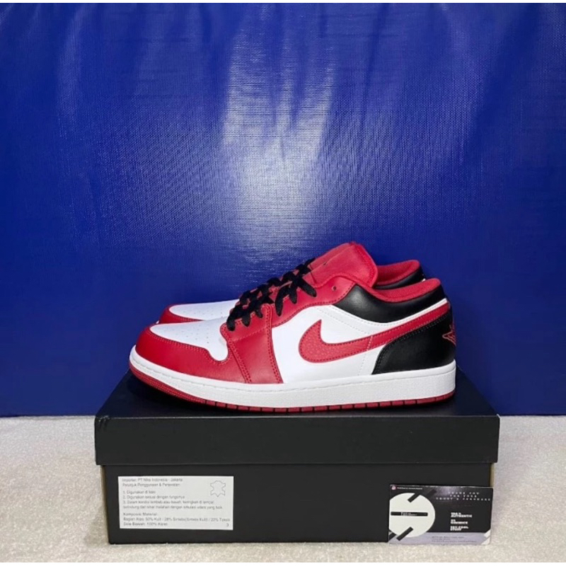 AIR JORDAN 1 LOW BULLS