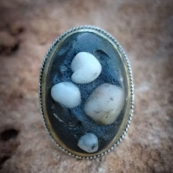 batu kalimantan sakral unik antik