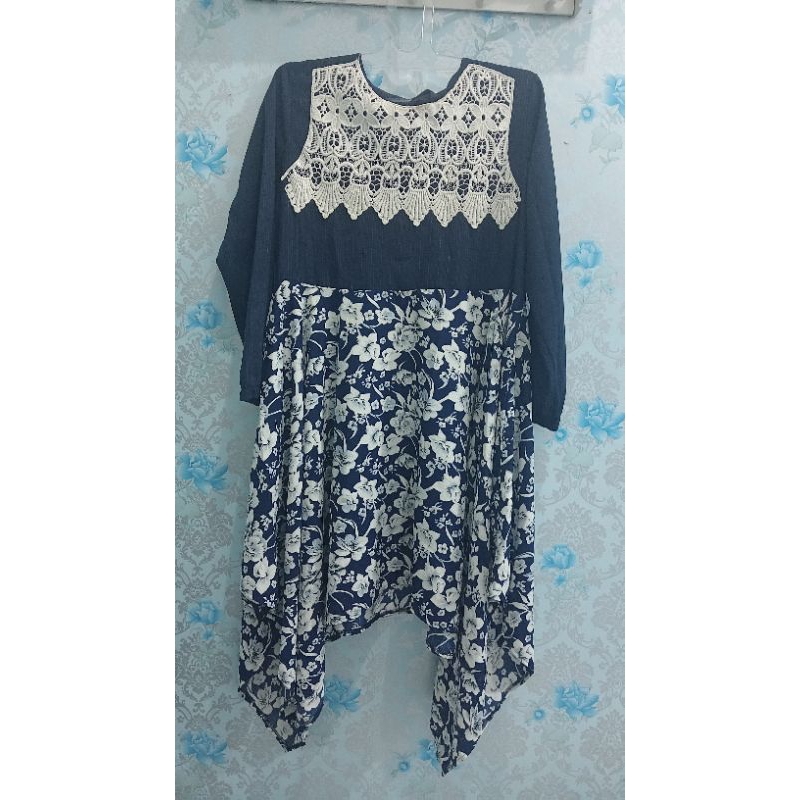Preloved tunik bunga jumbo navy