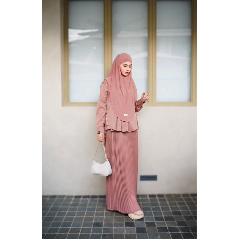 RUBITA SET BY WEARINGALETA