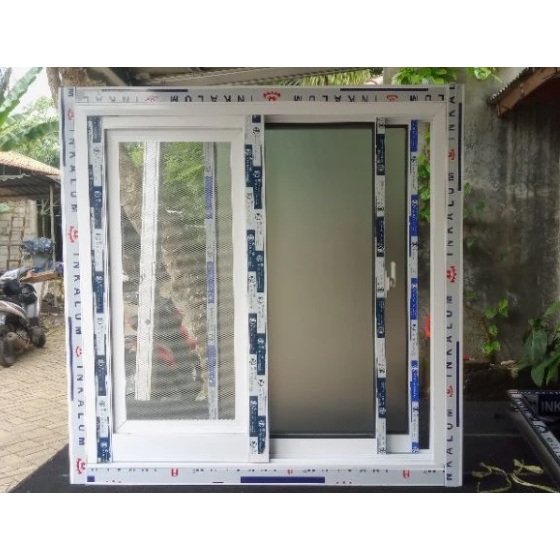 kusen dan jendela aluminium sliding plus kawat nyamuk uk. LxT 100 x 70 include packing kayu