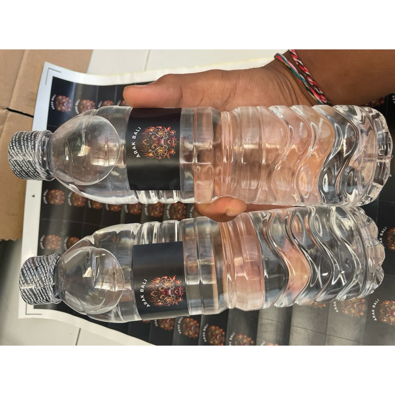 

AIR MINERAL KHAS BALI KARANGASEM 30 BOTOL