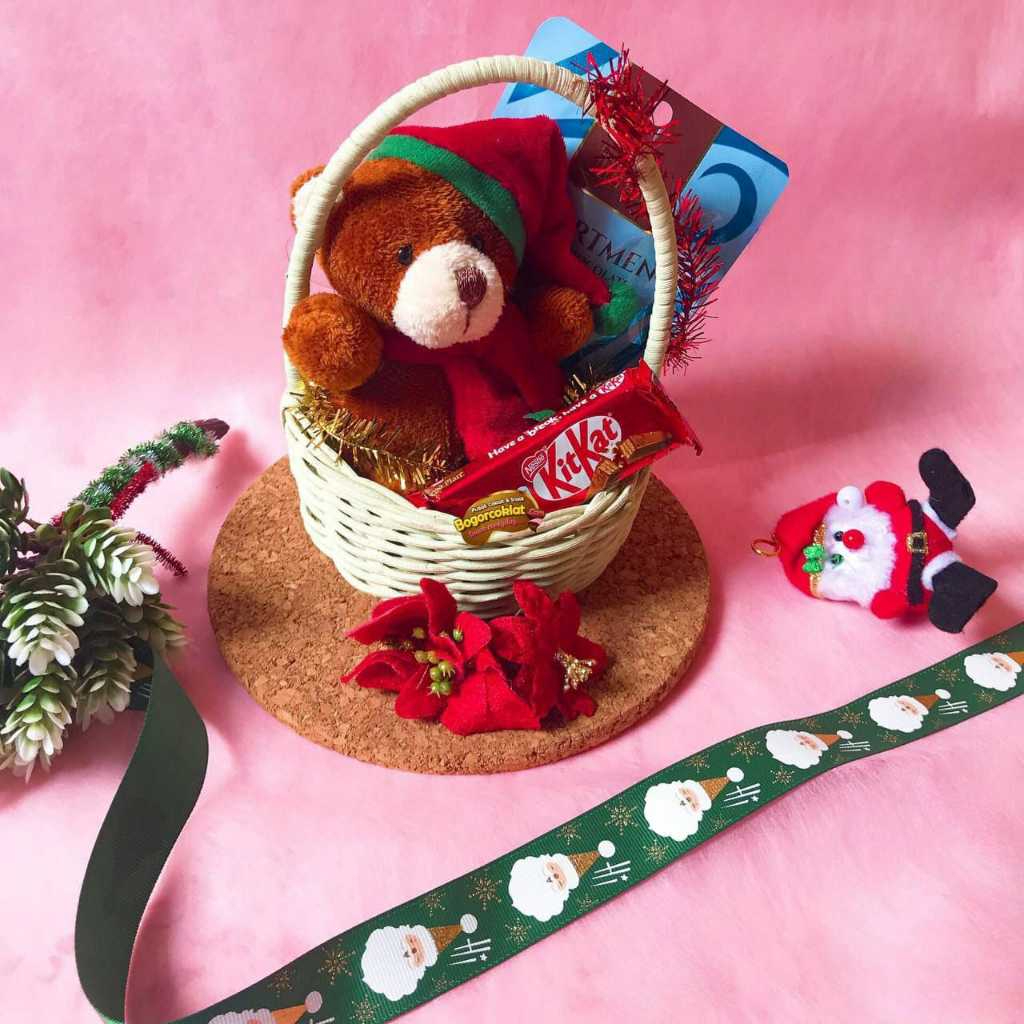 

Hampers Natal Teddy Coklat Keranjang Mini
