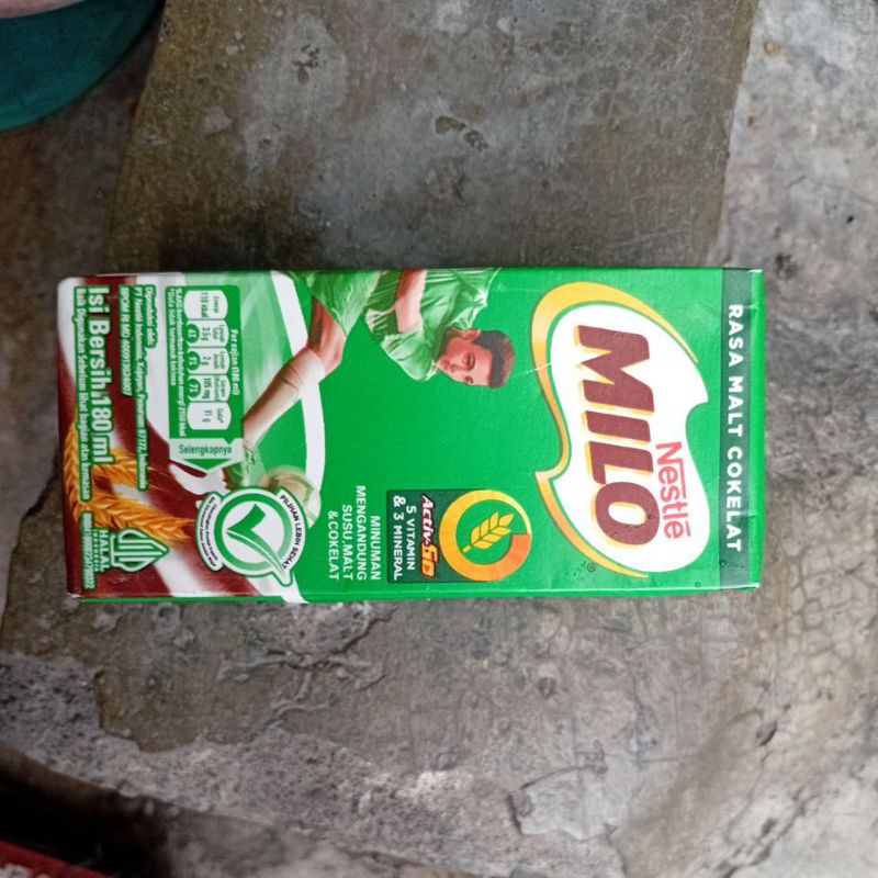 

susu kotak NESTLE MILO rasa Malt Cokelat 180ml