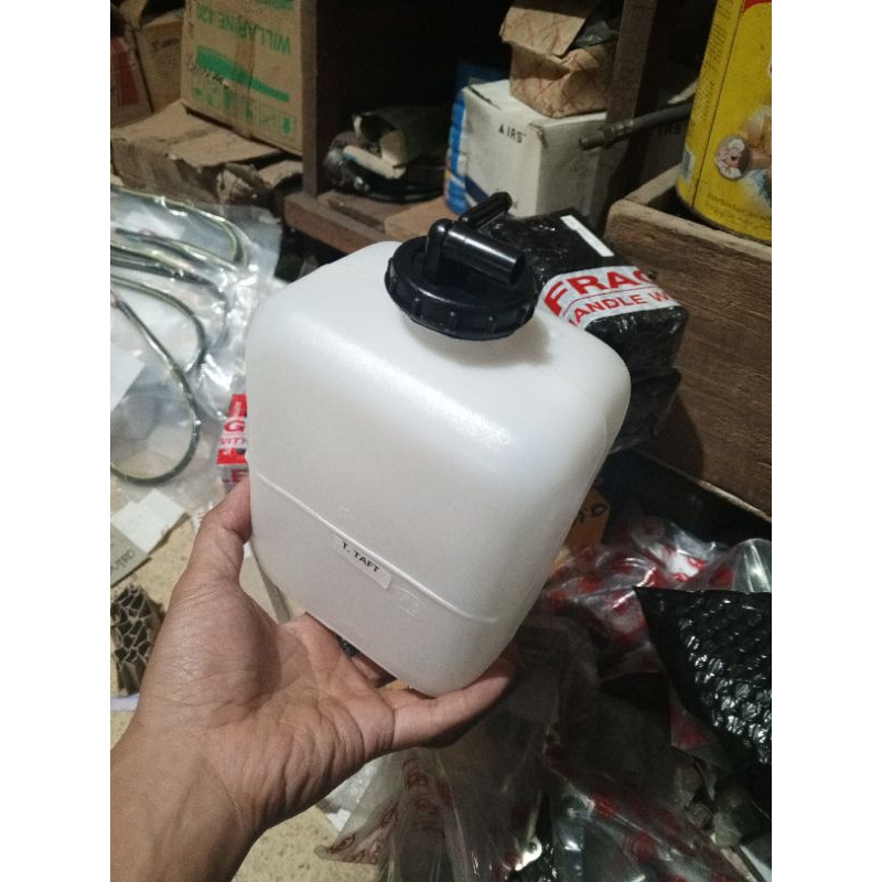 Tabung cadangan air radiator Taft GT F70
