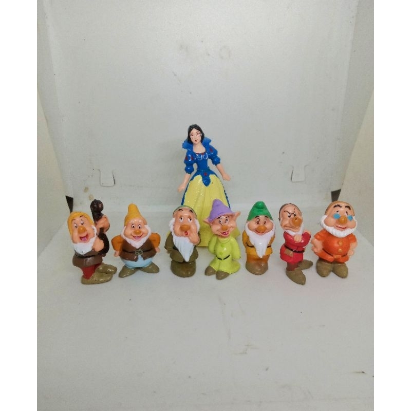 Figure Princess Snow White Dan 7 Kurcaci
