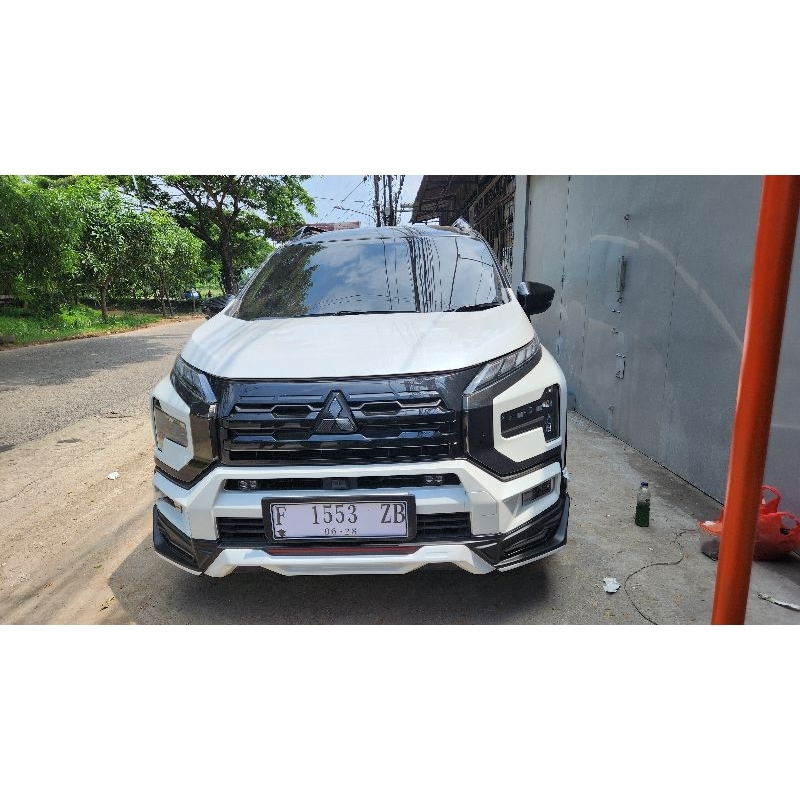 Bodykit + Spoiler Xpander Cross 2023