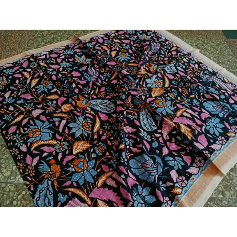 KAIN BATIK LAWEYAN SOLO MOTIF TIGA NEGRI UNGU HITAM LIMITED