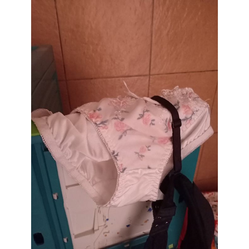 Celana Dalam Aroma Khas Wanita