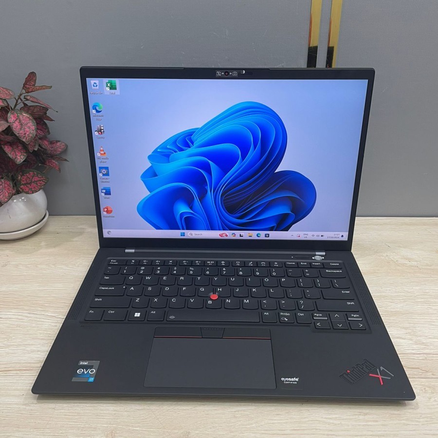 LAPTOP SLIM LENOVO THINKPAD X1 CARBON CORE i7 GEN12 MULUS 13INCH RAM 16GB