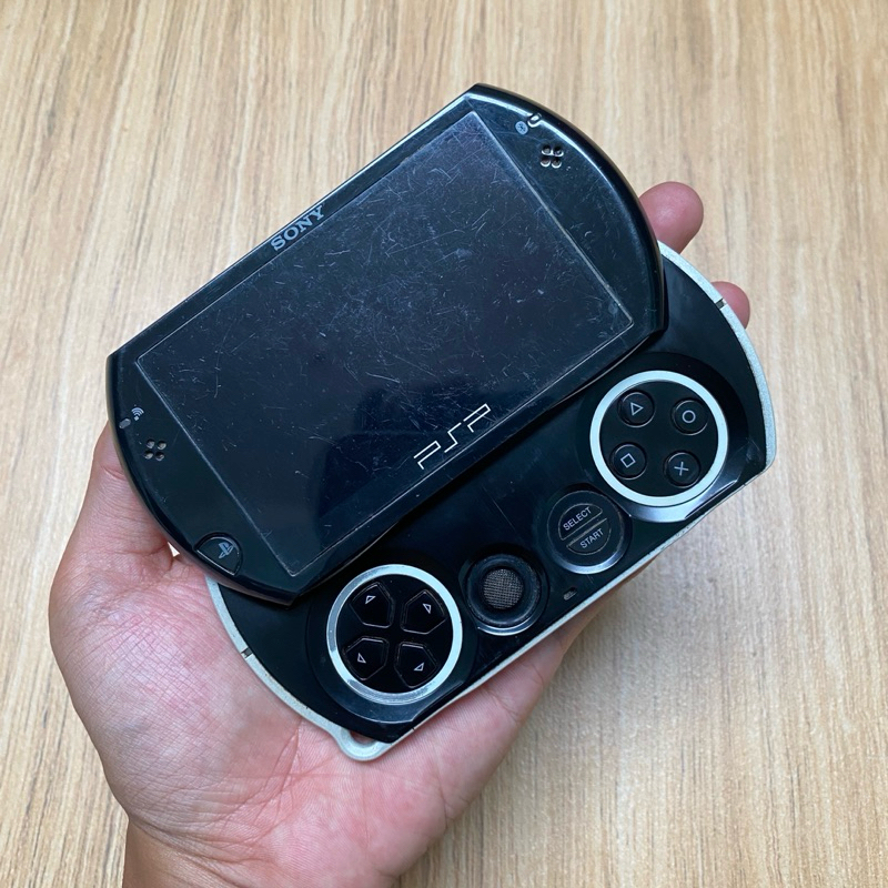 PSP Second - PSP Go bahan