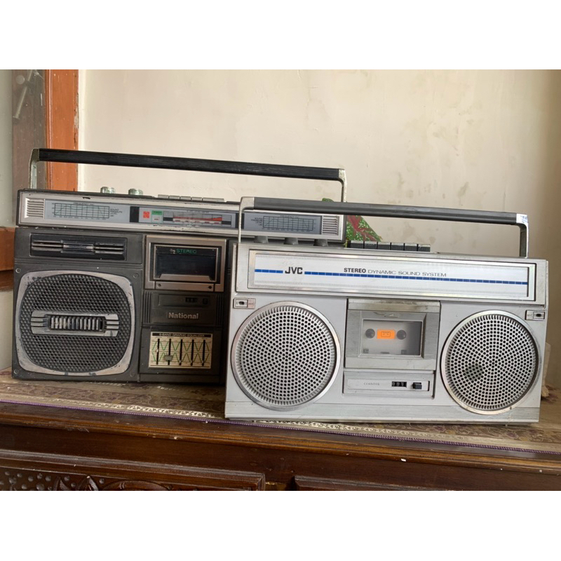 Radio Tape Vintage merk JVC & National