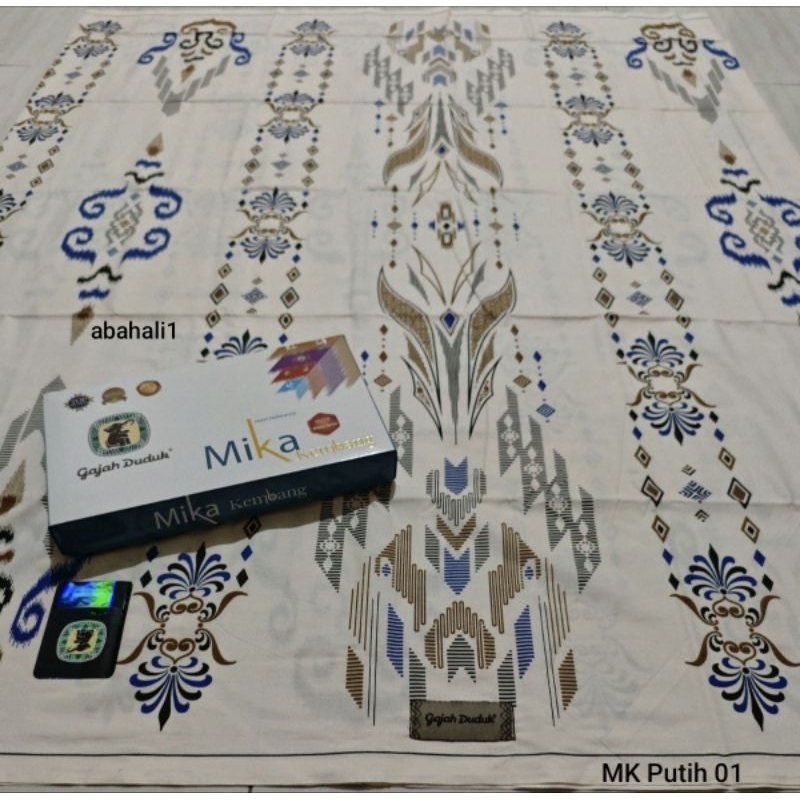Gajah Duduk Mika Kembang White series Sarung Gajah Duduk Mika Kembang Putih Gajah Duduk Pria Dewasa