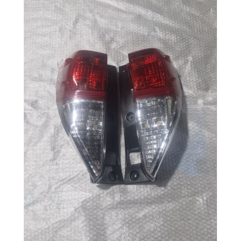 lampu belakang innova reborn