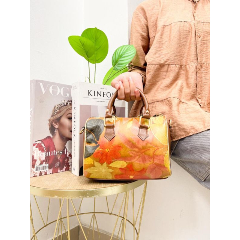 tas selempang kulit papirut motif ecoprint