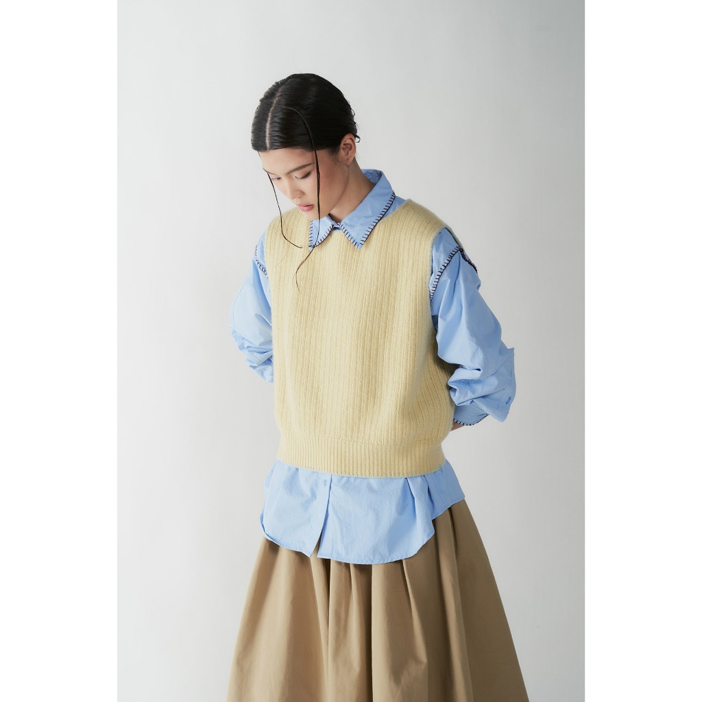 Callie Cotton X Nagita Slavina X IKYK - Andante Vest / Rompi Rajut Wanita