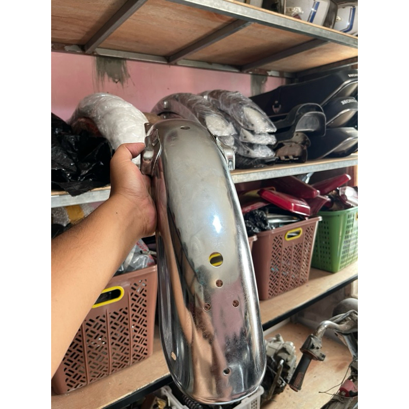 slebor belakang gl100/cb100,k5 ori baru