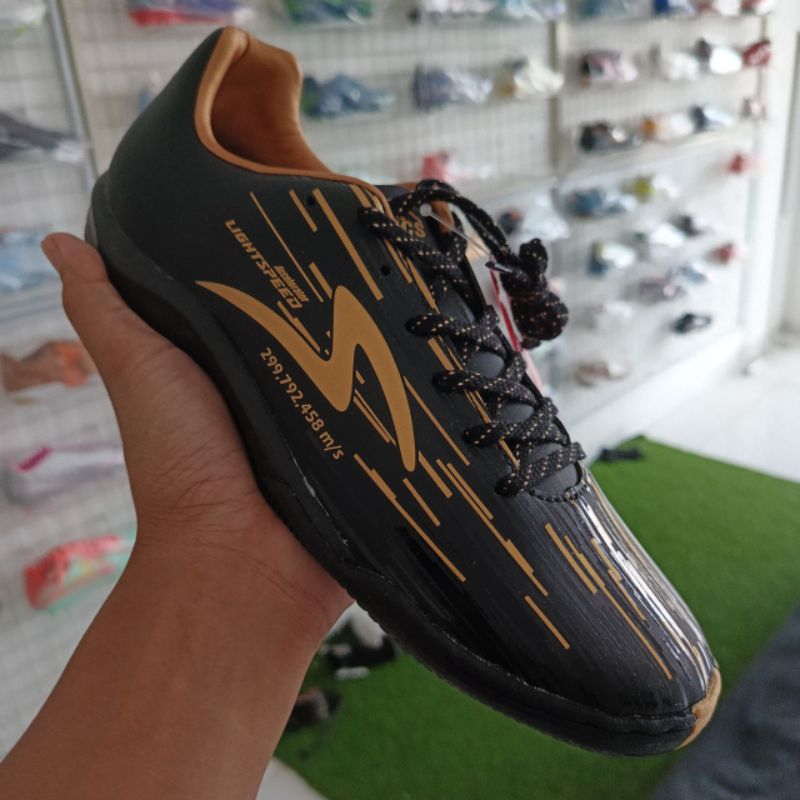 specs lightspeed reborn futsal