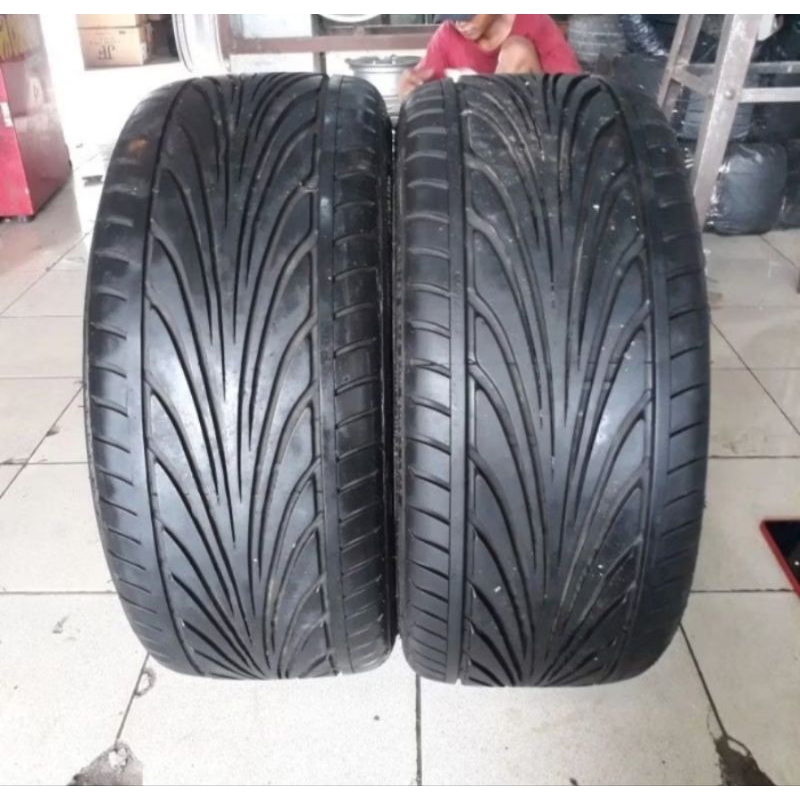 Ban Mobil Copotan Ring 18 Ukuran 215/35 R18 Tubles Merek Toyo