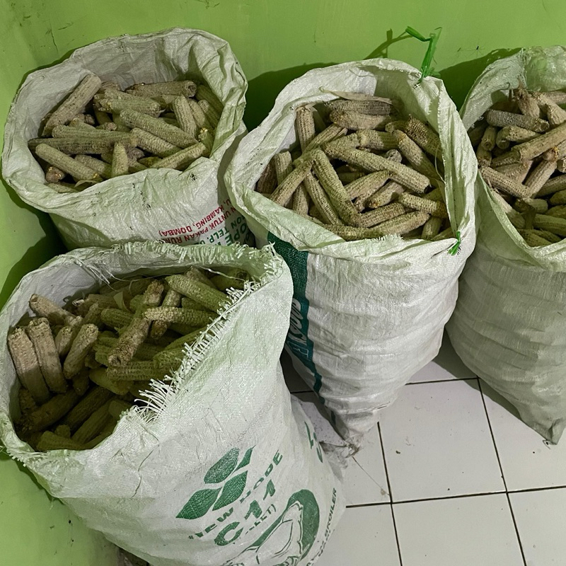 

Bonggol jagung ,jenggel jagung , tongkol jagung per 1kg isi 25-30