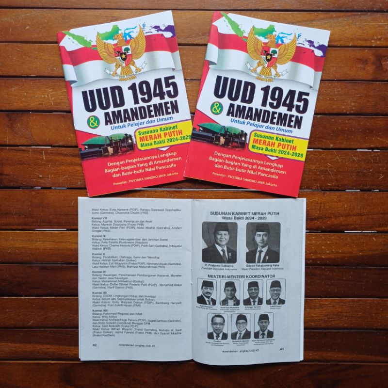 Buku UUD 1945 dan Amandemen Untuk Pelajar dan Umum Saku