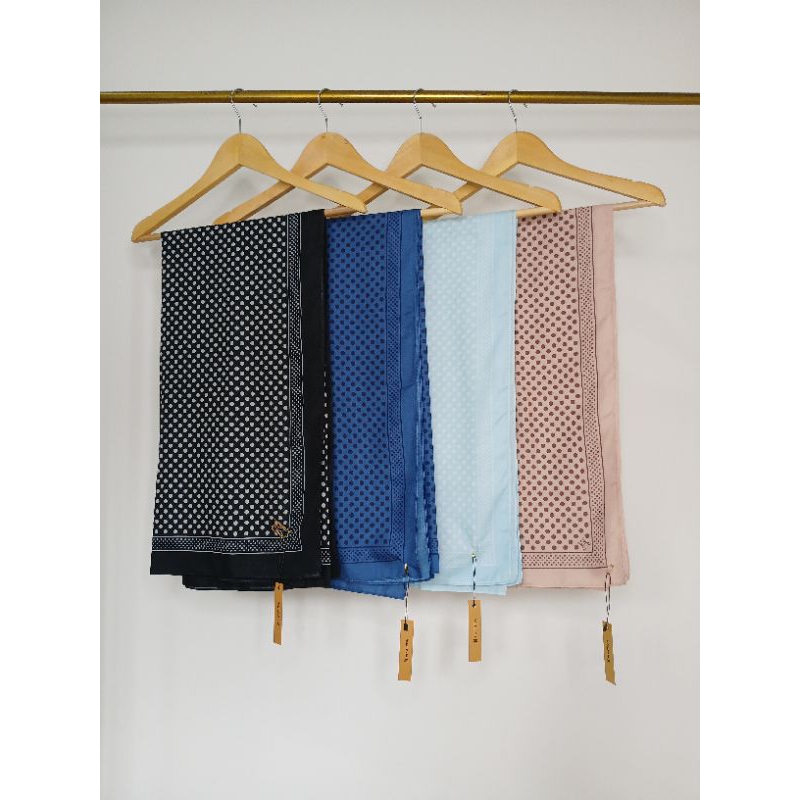 Polkadot Series-Hijab Segi Empat Motif