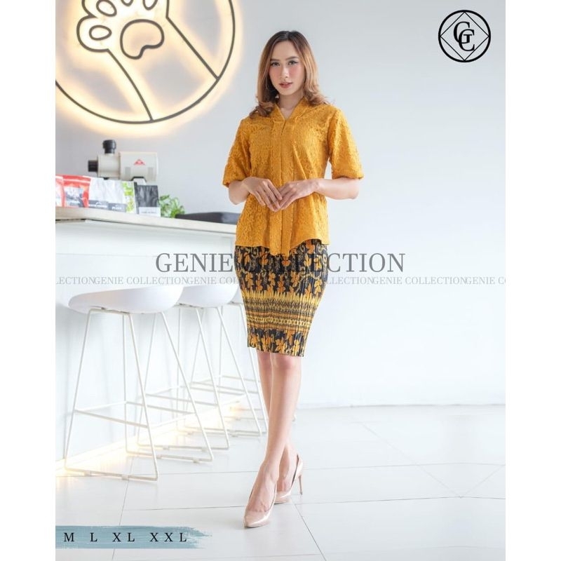 Stellan Kebaya Brokat Lengan Pendek Mix Rok Plisket Batik Pendek // Kebaya Buat Natalan