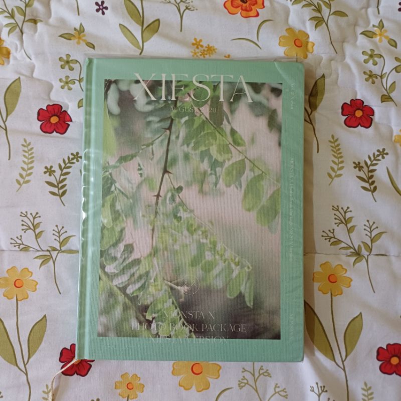 Official Photobook Monsta X MX Xiesta Fullset (minus PC)